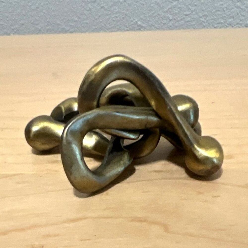 Hanayama Metal Cast Brain Teaser Disentanglement Puzzl